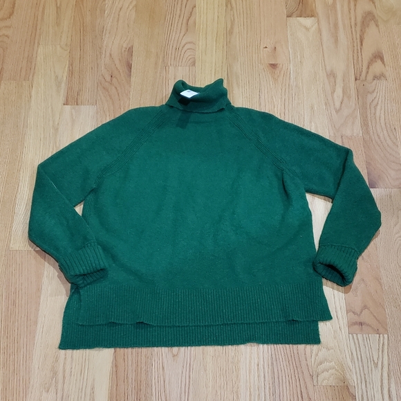 J. Crew Sweaters - NWT JCrew woolen small turtle neck sweater